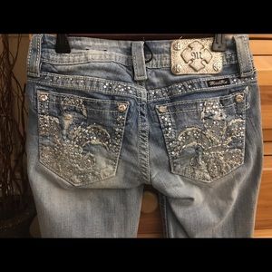 Miss Me distressed size 25 slim boot